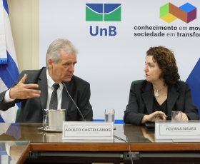 Delegação da Embaixada de Cuba, a Reitora da União de Santiago de Cuba, Diana Sedal Yanes e o Prof. Fidel Castro Neto, em reunião com Reitora da UnB, profª. Rozana Naves. 21/10/2025 Foto: Beto Monteiro/Ascom UnB